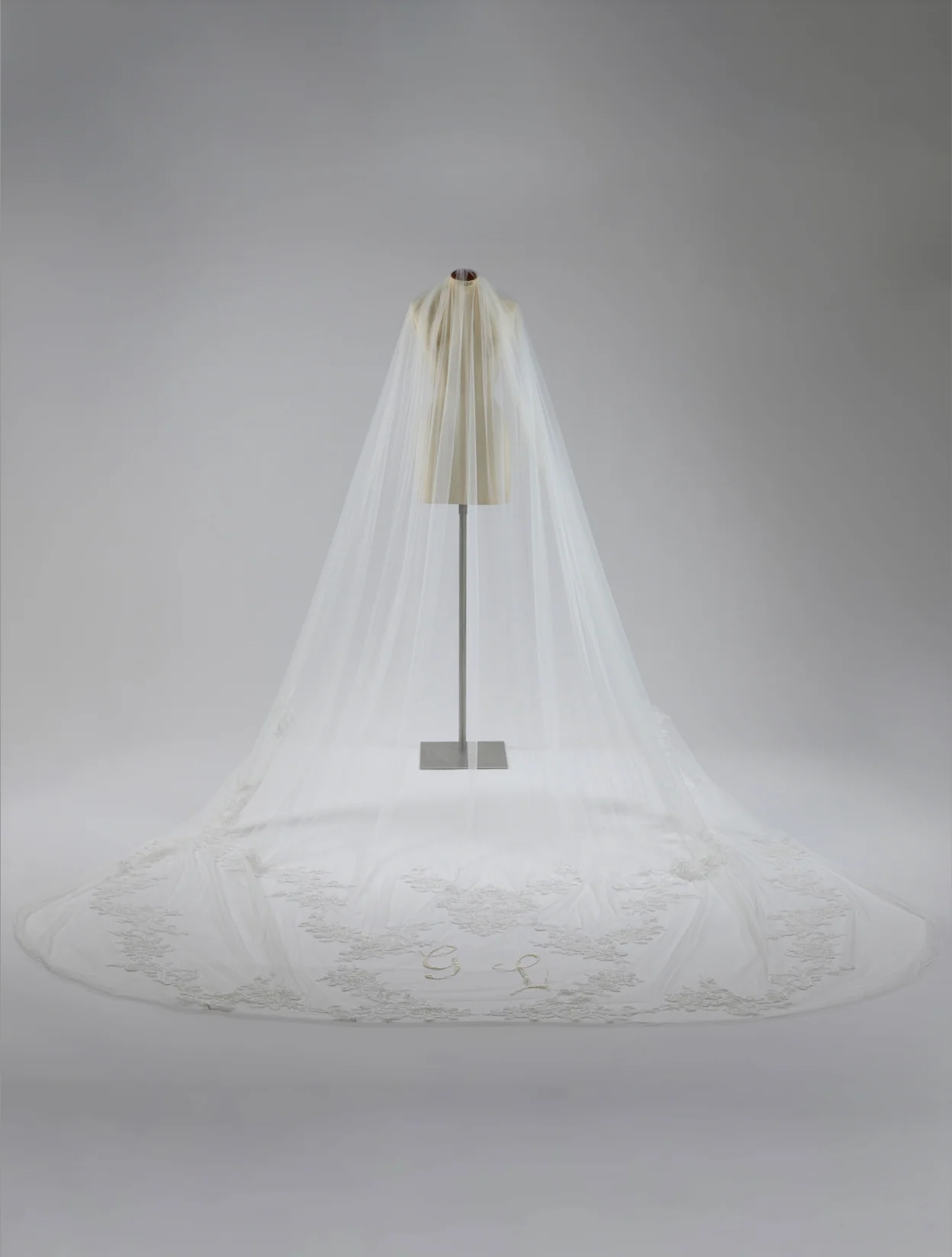 Lenox Veil - Image 3