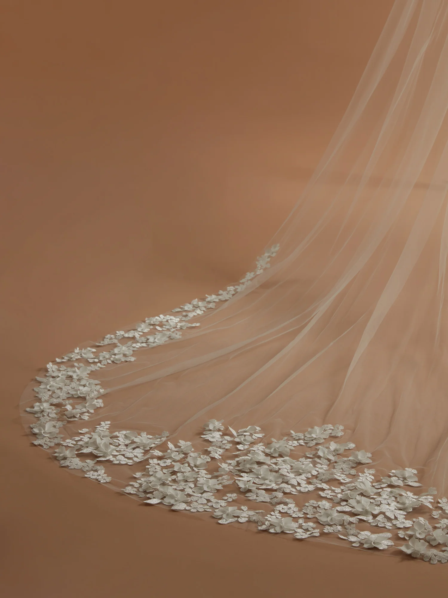 Nadine Veil - Image 2
