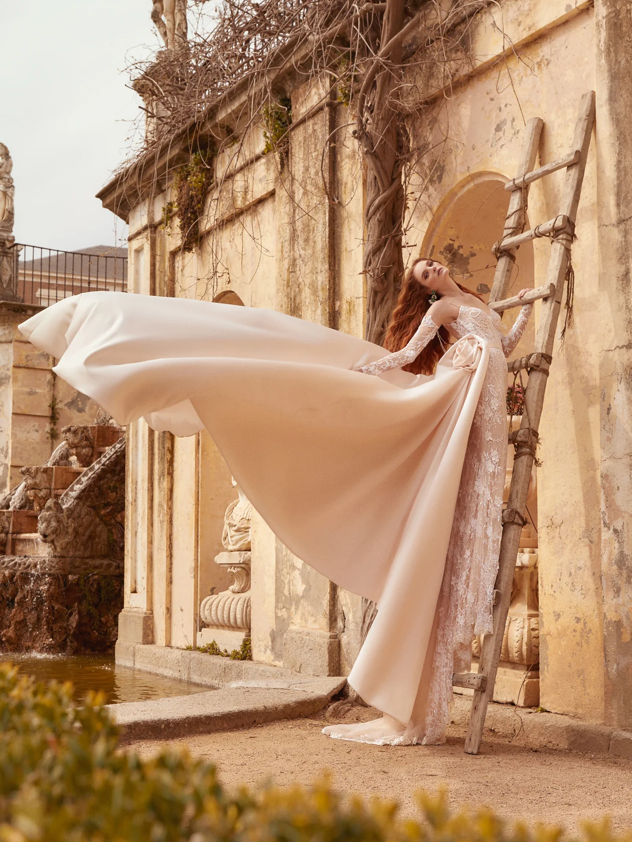 Noel Overskirt - Image 4