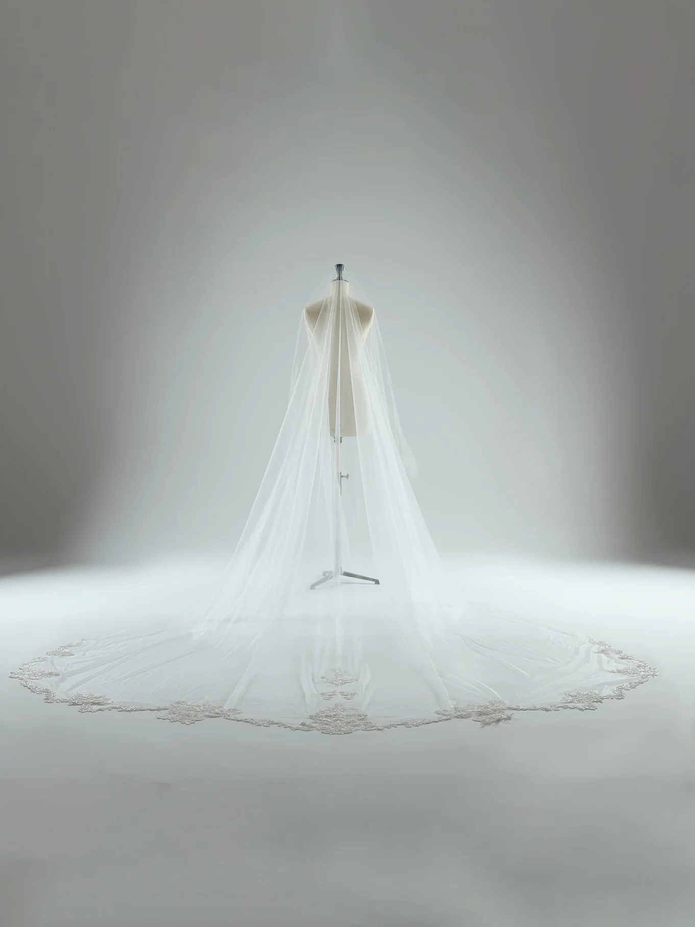 Pompadour Veil